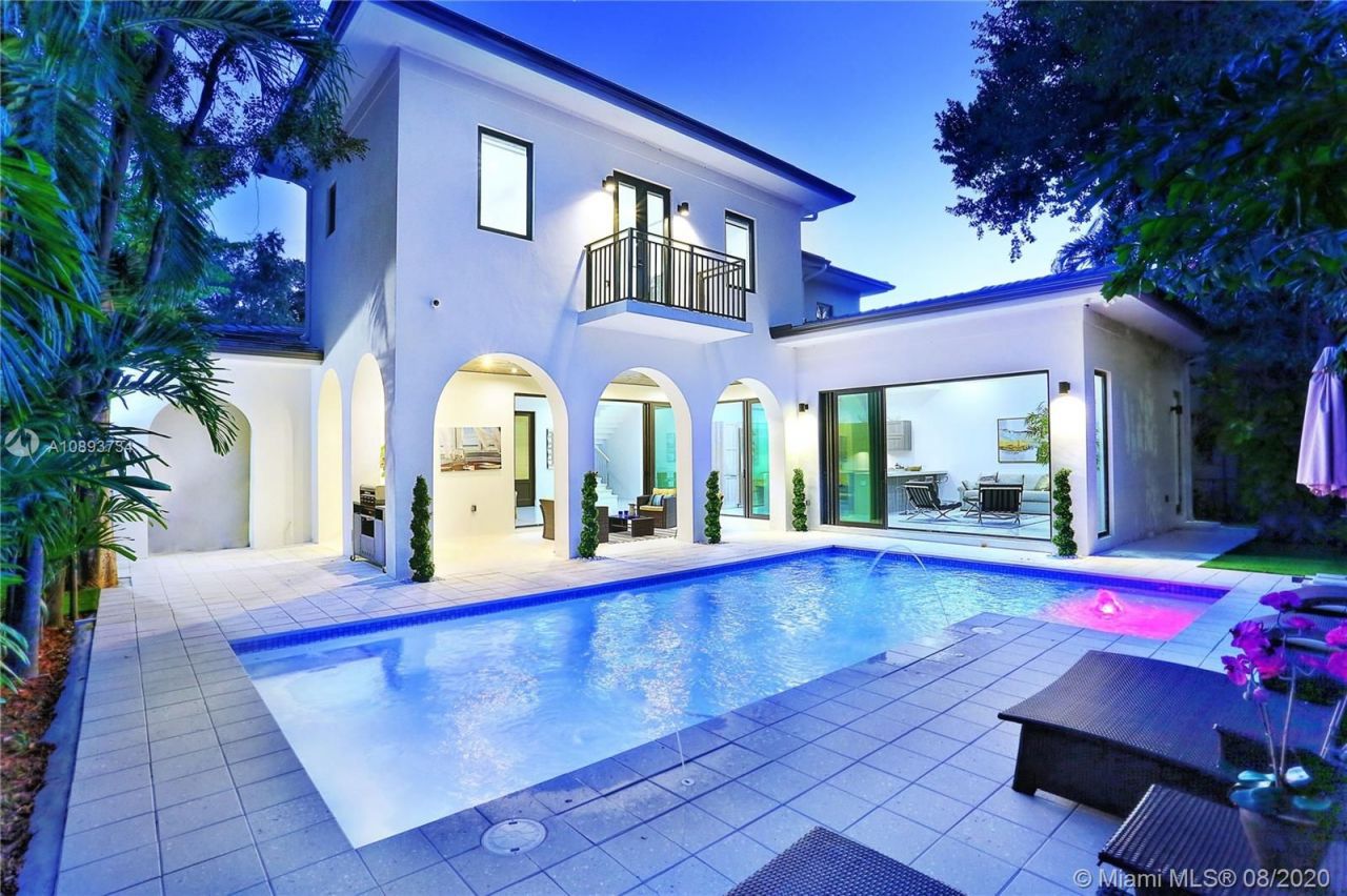 Casa en Miami, Estados Unidos, 272 m2 - imagen 1