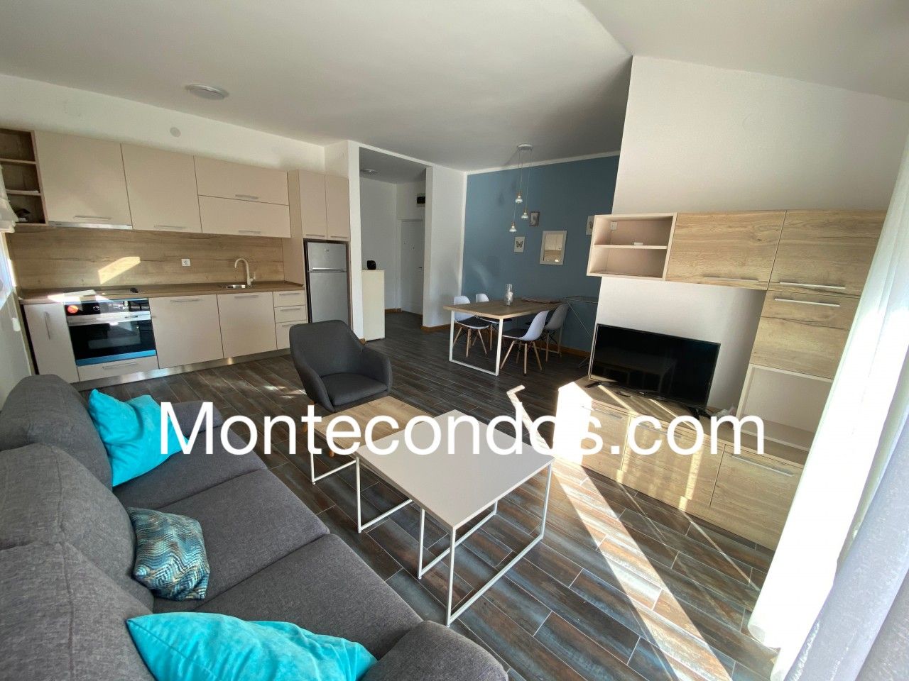 Appartement à Herceg-Novi, Monténégro, 64 m2 - image 1