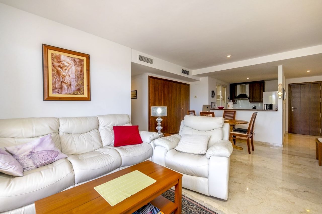 Apartment in Punta Prima, Spain, 94 sq.m - picture 1