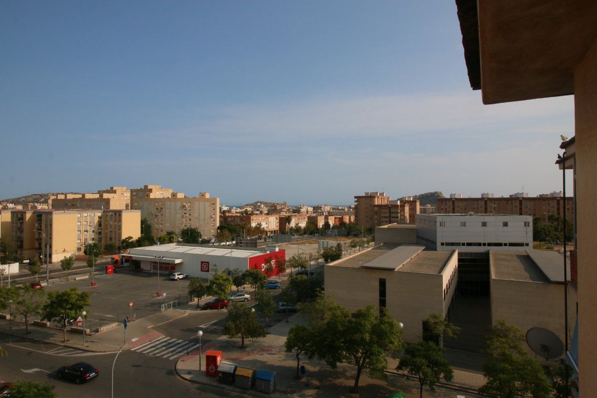 Flat in Alicante, Spain, 66 sq.m - picture 1
