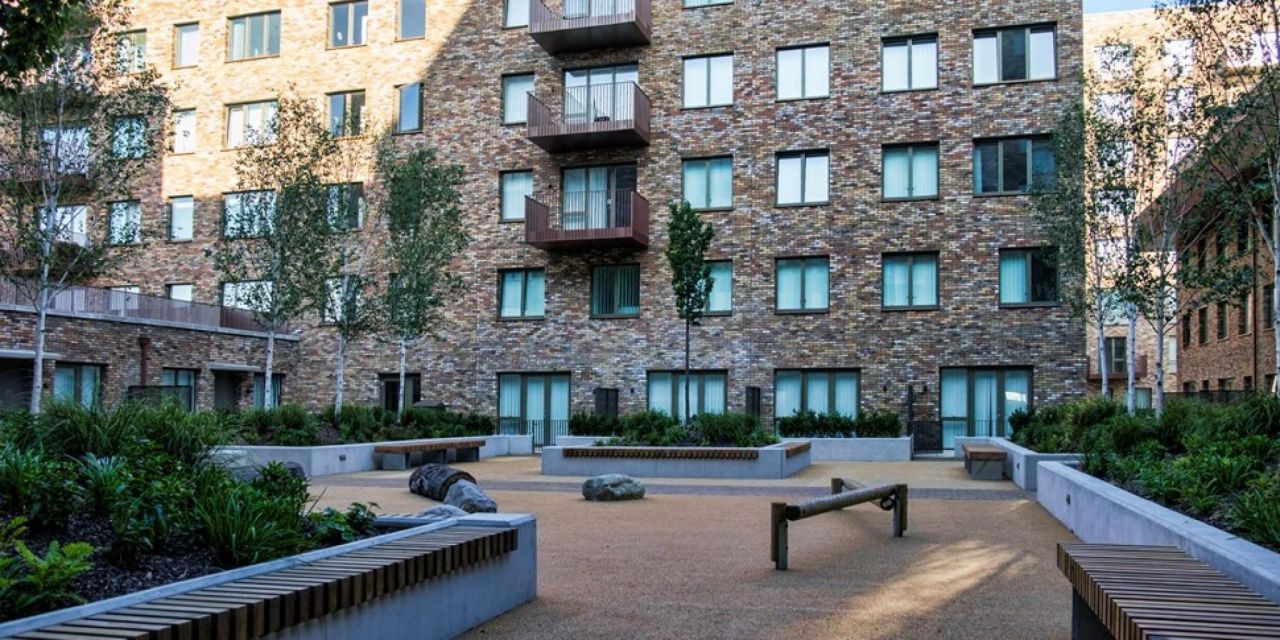 Apartment in London, United Kingdom, 77.9 sq.m - picture 1