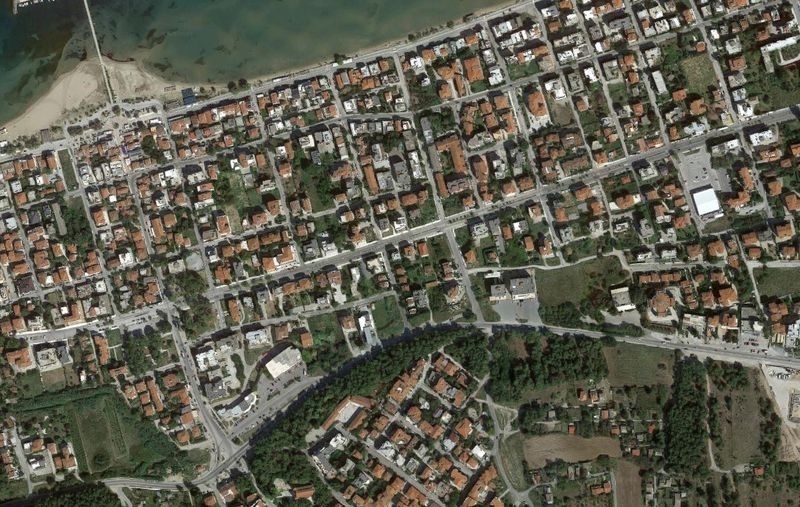 Land in Thessaloniki, Greece, 338 sq.m - picture 1