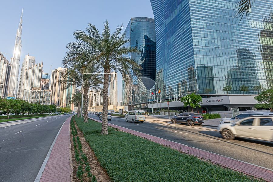 Office in Dubai, UAE, 252 sq.m - picture 1