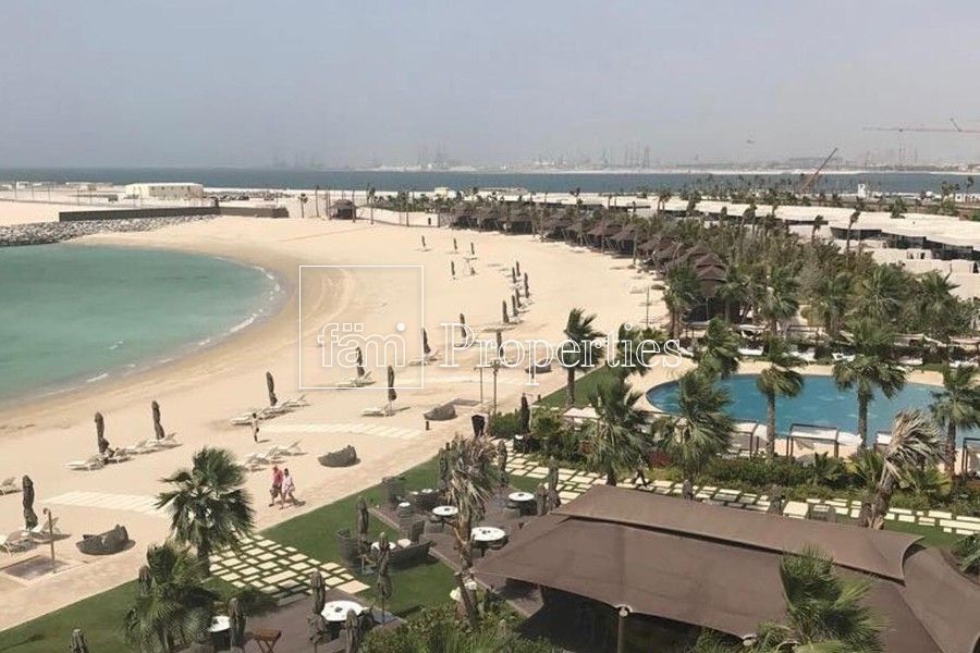 Terreno en Dubái, EAU, 1 582 m2 - imagen 1
