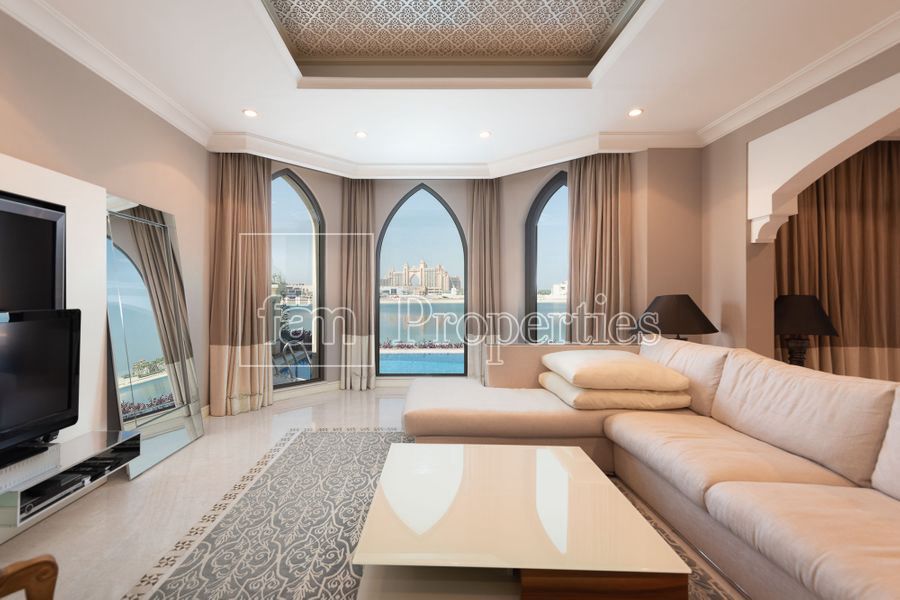 House Palm Jumeirah, UAE, 604 sq.m - picture 1