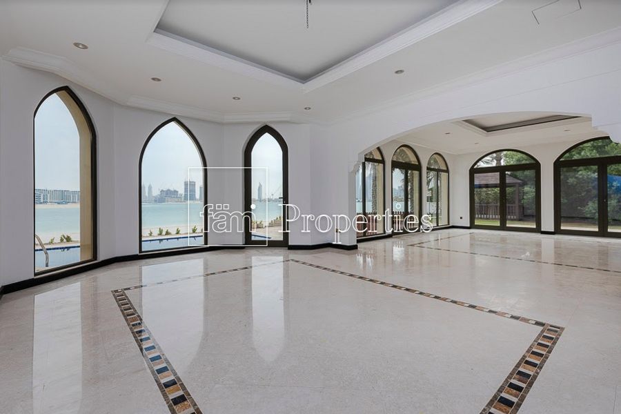 House in Dubai, UAE, 622 sq.m - picture 1