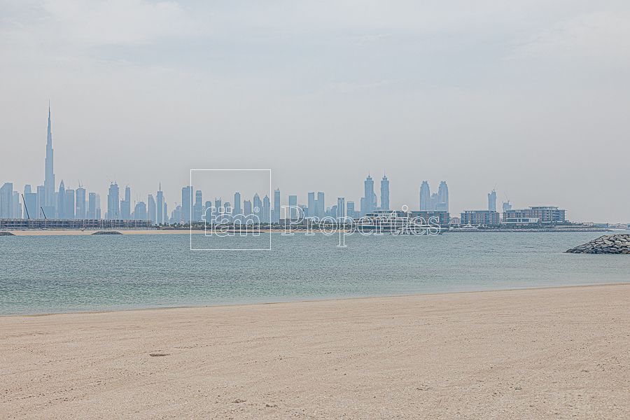 Terreno en Dubái, EAU, 2 046 m2 - imagen 1