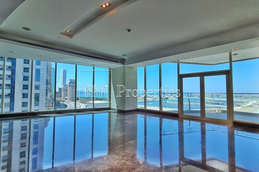 Apartment in Dubai, UAE, 567 sq.m - picture 1