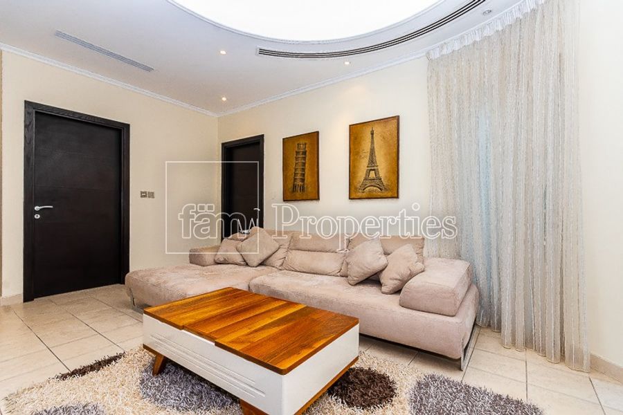 Casa en Dubái, EAU, 800 m2 - imagen 1