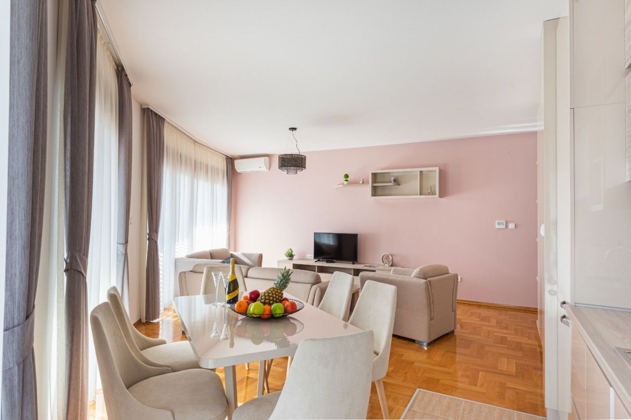 Wohnung in Becici, Montenegro, 88 m2 - Foto 1