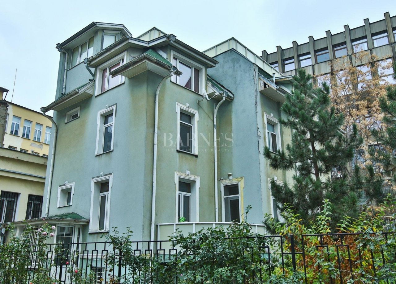 House in Sofia, Bulgaria, 476.66 sq.m - picture 1