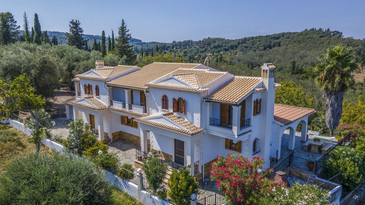 Haus in Insel Korfu, Griechenland, 338 m2 - Foto 1