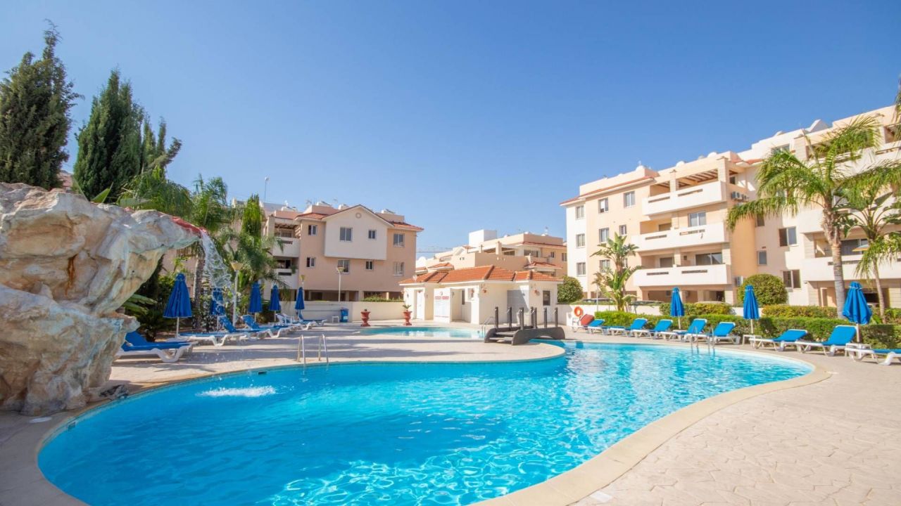 Apartment in Larnaca, Cyprus, 32 sq.m - picture 1