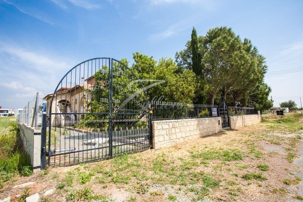 Villa in Limassol, Cyprus, 372.76 sq.m - picture 1