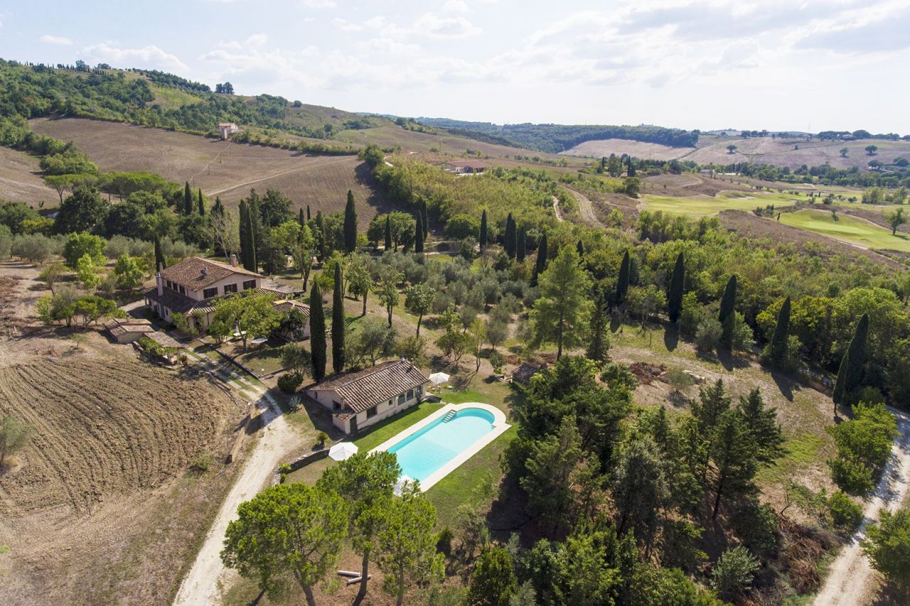 Villa in Grosseto, Italy, 350 sq.m - picture 1