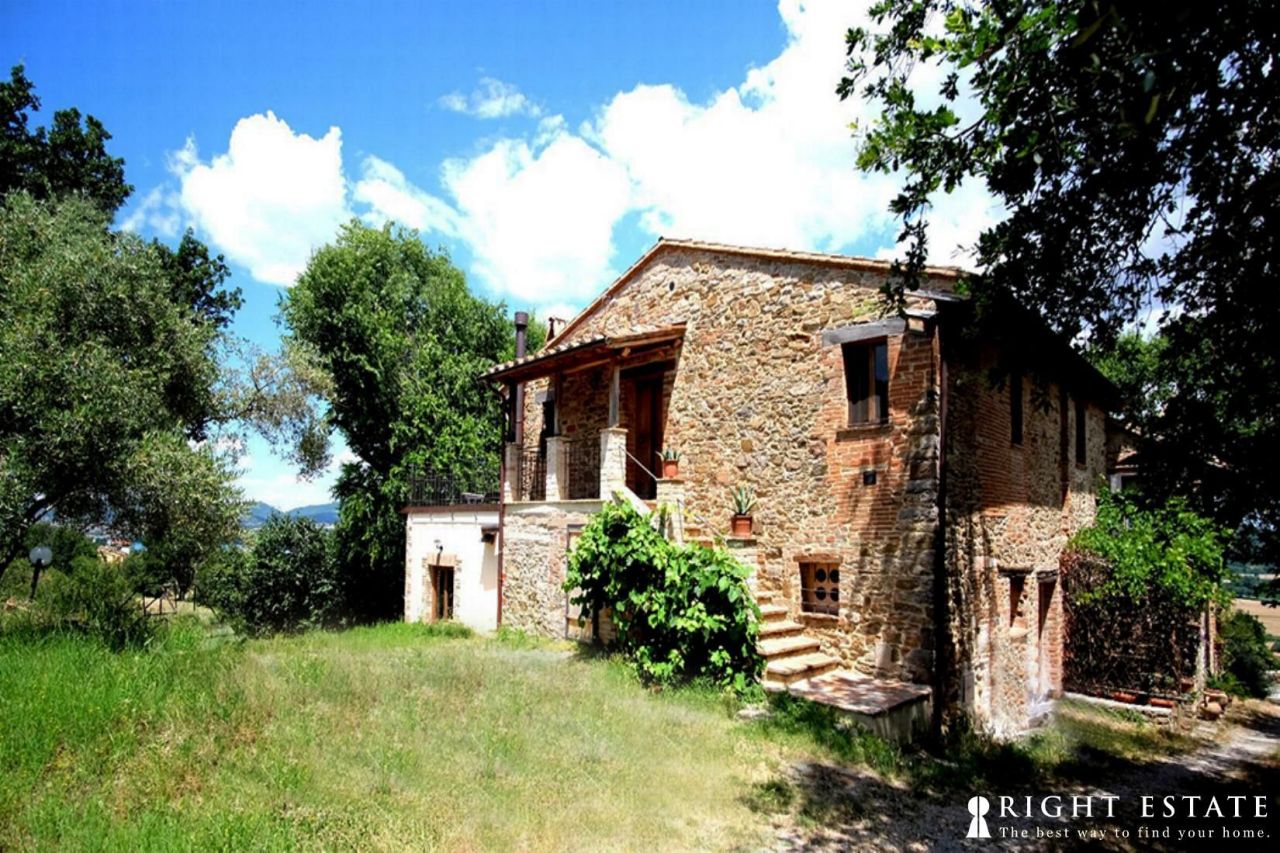 Casa en Piegaro, Italia, 214 m2 - imagen 1