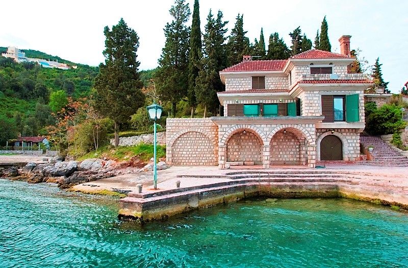 Villa Rosa, Montenegro, 350 sq.m - picture 1