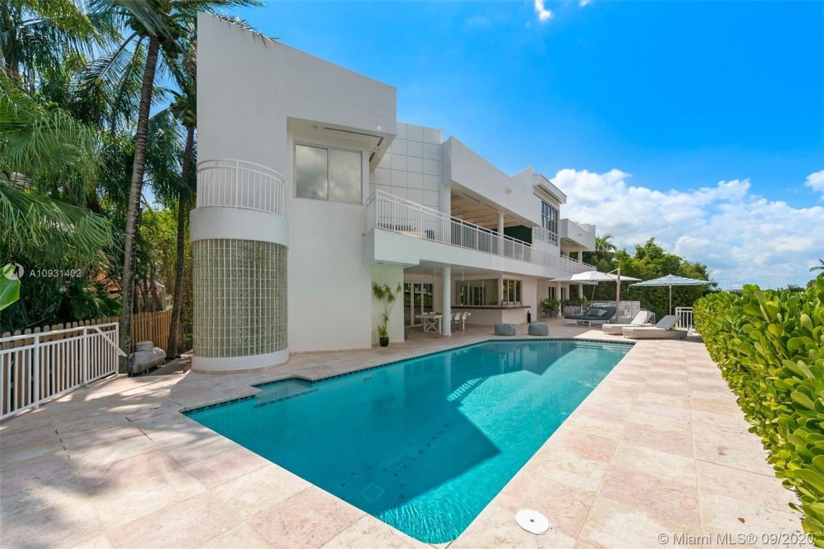 Maison à Miami, États-Unis, 567 m2 - image 1