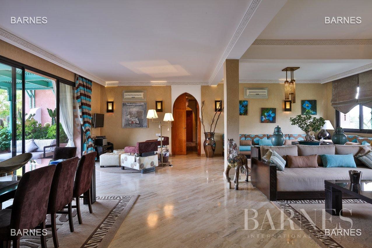 Flat in Marrakesh, Morocco, 263 sq.m - picture 1