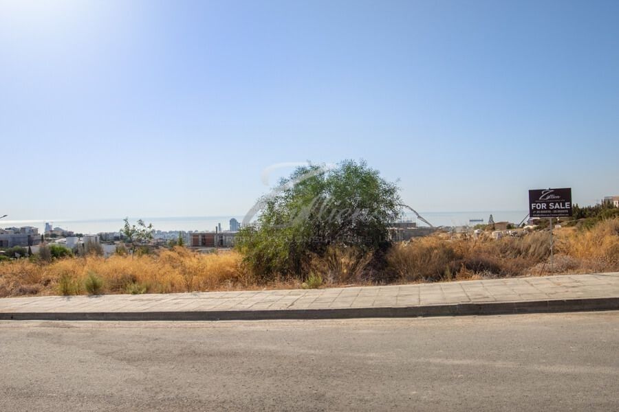 Land in Limassol, Cyprus, 856 sq.m - picture 1
