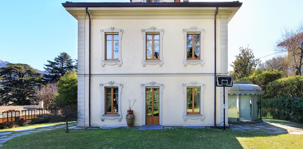 Villa in Cernobbio, Italy, 520 sq.m - picture 1