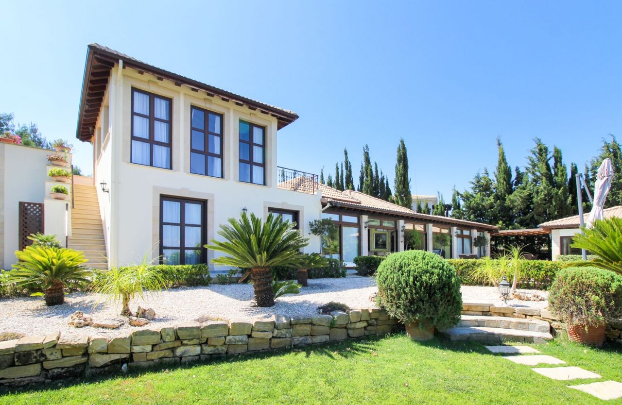 Villa en Pafos, Chipre, 325 m2 - imagen 1