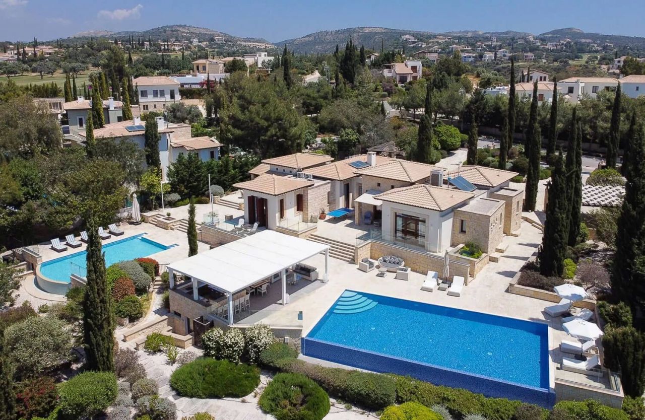 Villa en Pafos, Chipre, 400 m2 - imagen 1