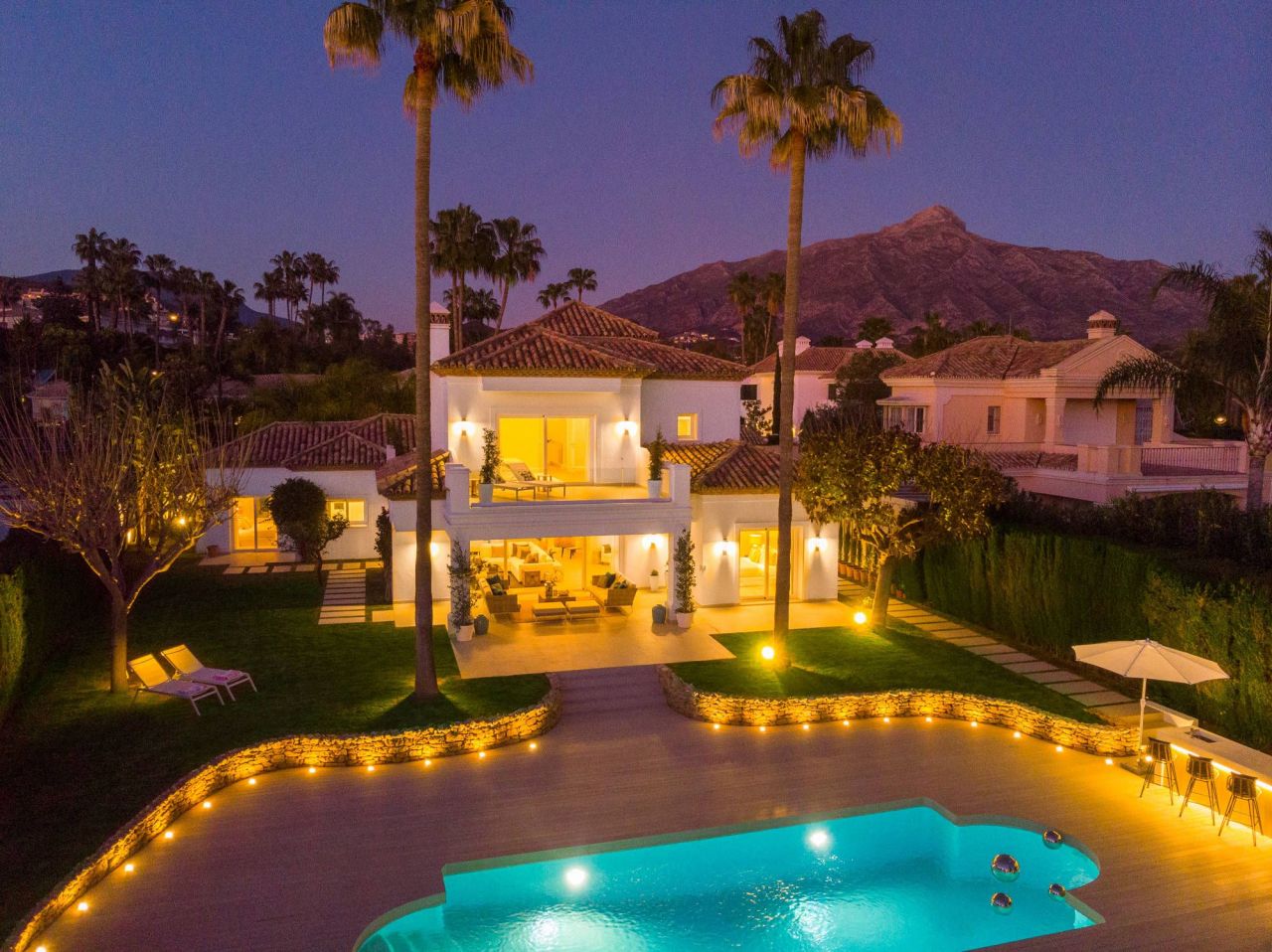 Villa in Marbella, Spain, 305 sq.m - picture 1