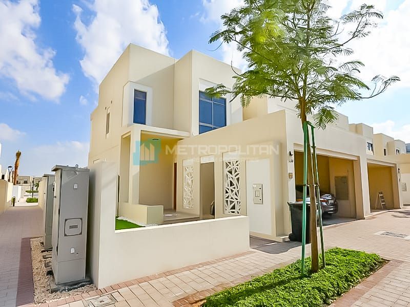 Casa adosada en Dubái, EAU, 227 m2 - imagen 1