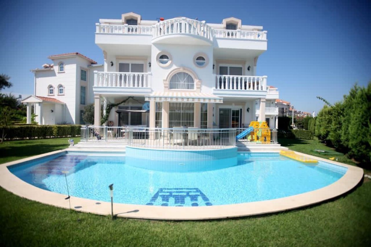 Villa in Antalya, Turkey, 250 sq.m - picture 1