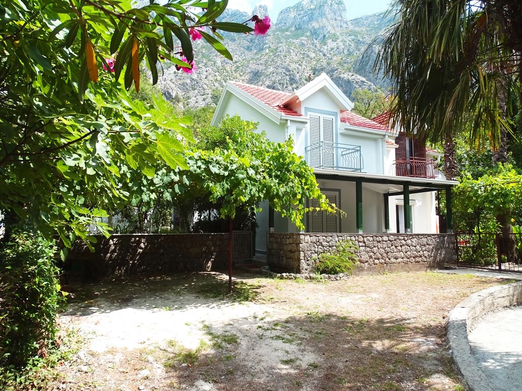 Cottage in Orahovac, Montenegro, 78 sq.m - picture 1