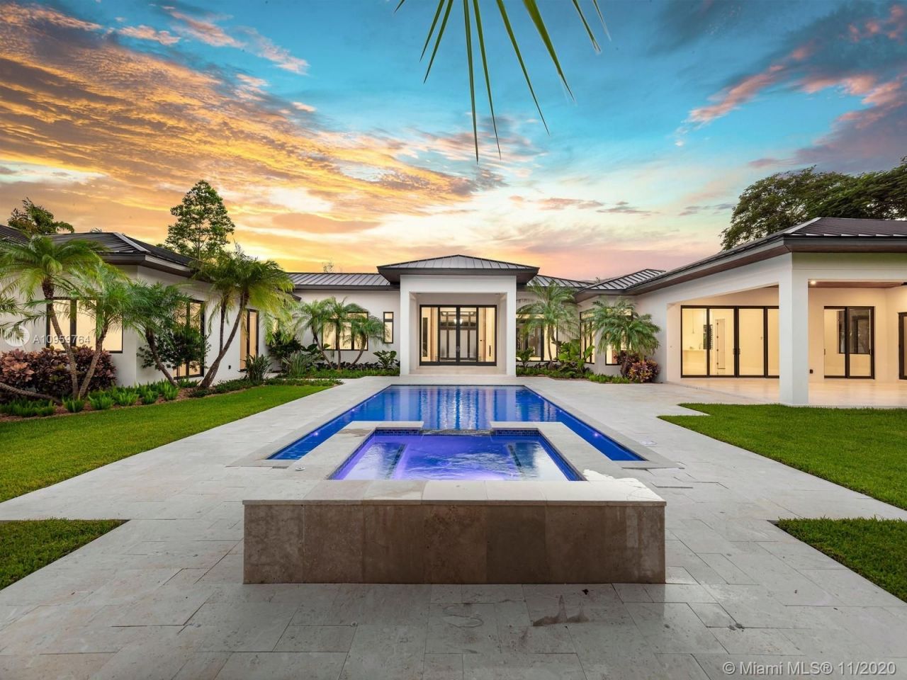 Mansión en Miami, Estados Unidos, 600 m² - imagen 1