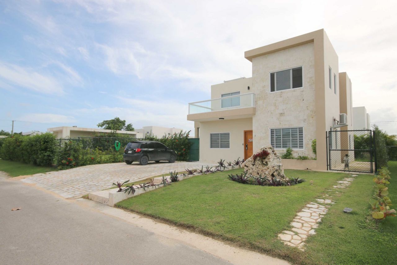 Villa in Punta Cana, Dominican Republic, 280 sq.m - picture 1