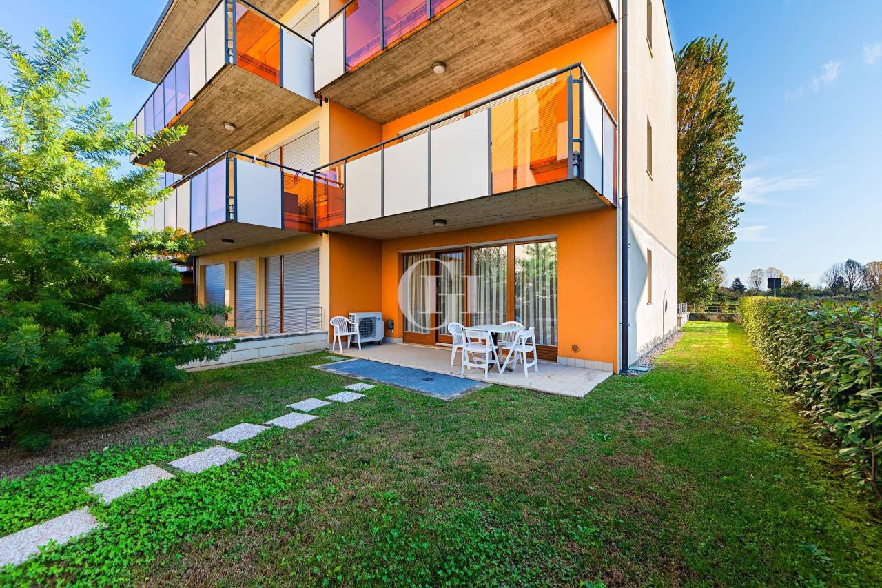 Apartment on Lake Garda, Italy, 116 sq.m - picture 1