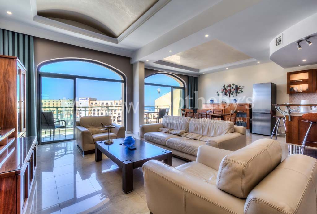 Appartement à San Ġiljan, Malte, 180 m2 - image 1
