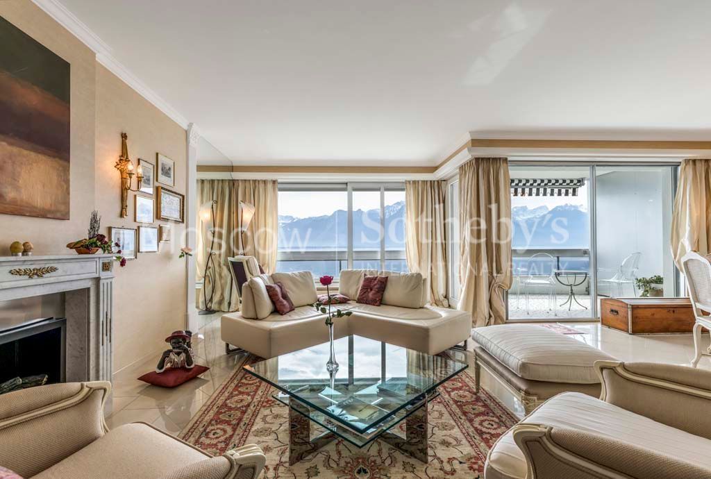 Apartment in Montreux, Switzerland, 215 sq.m - picture 1