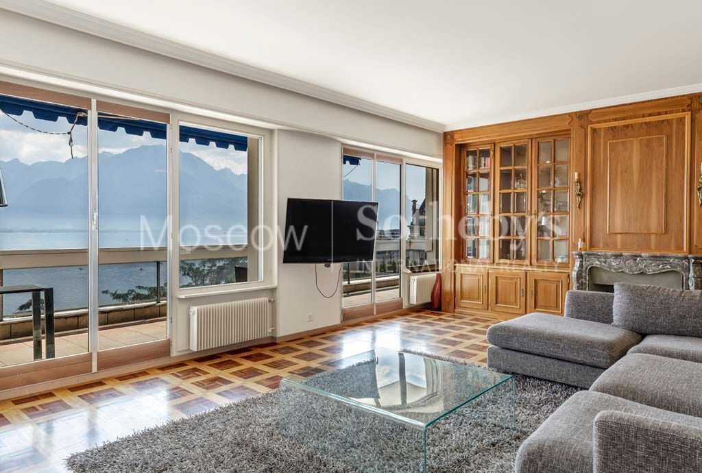 Penthouse in Montreux, Switzerland, 207 sq.m - picture 1