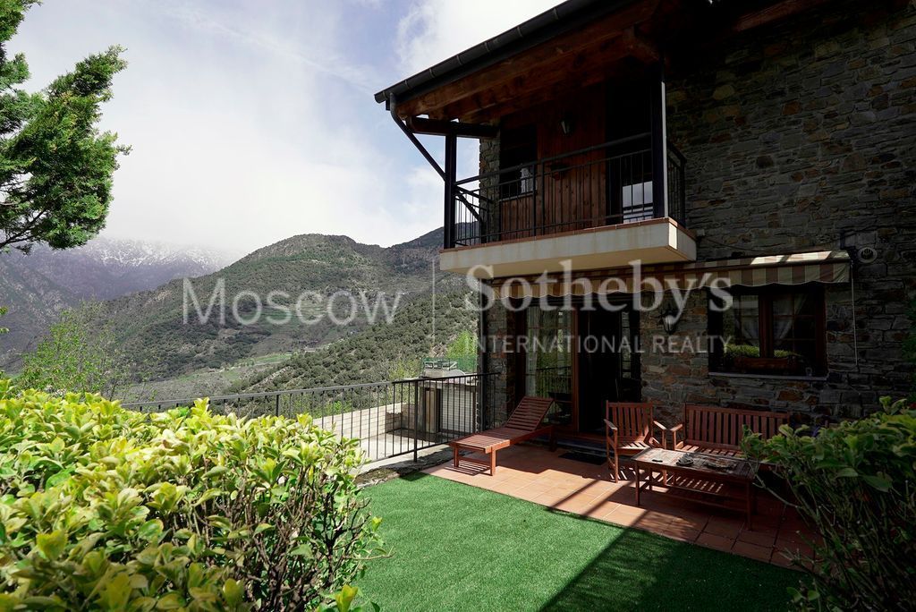 Cottage in Sant Julia de Loria, Andorra, 1 705 sq.m - picture 1