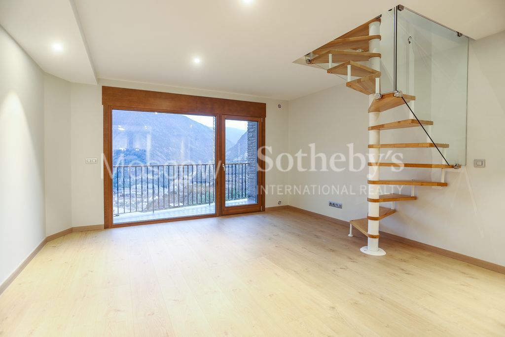 Apartment in Les Escaldes, Andorra, 146 sq.m - picture 1