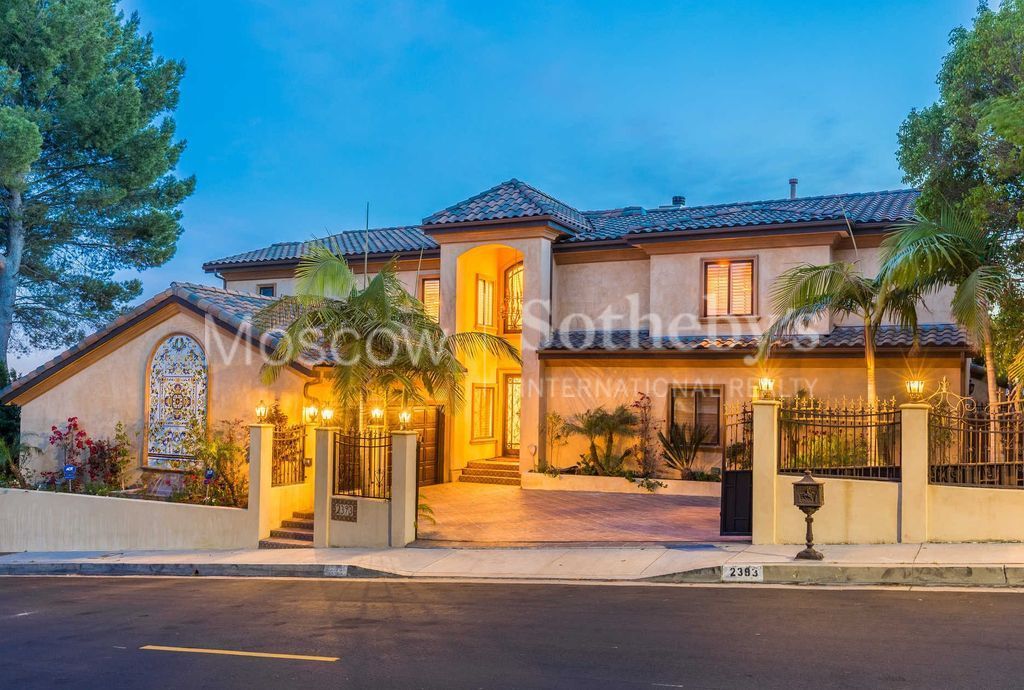 Villa in Los Angeles, USA, 452 sq.m - picture 1