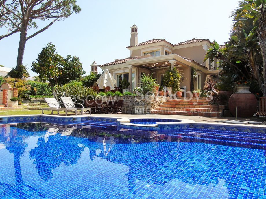 Villa in Loule, Portugal, 514 sq.m - picture 1