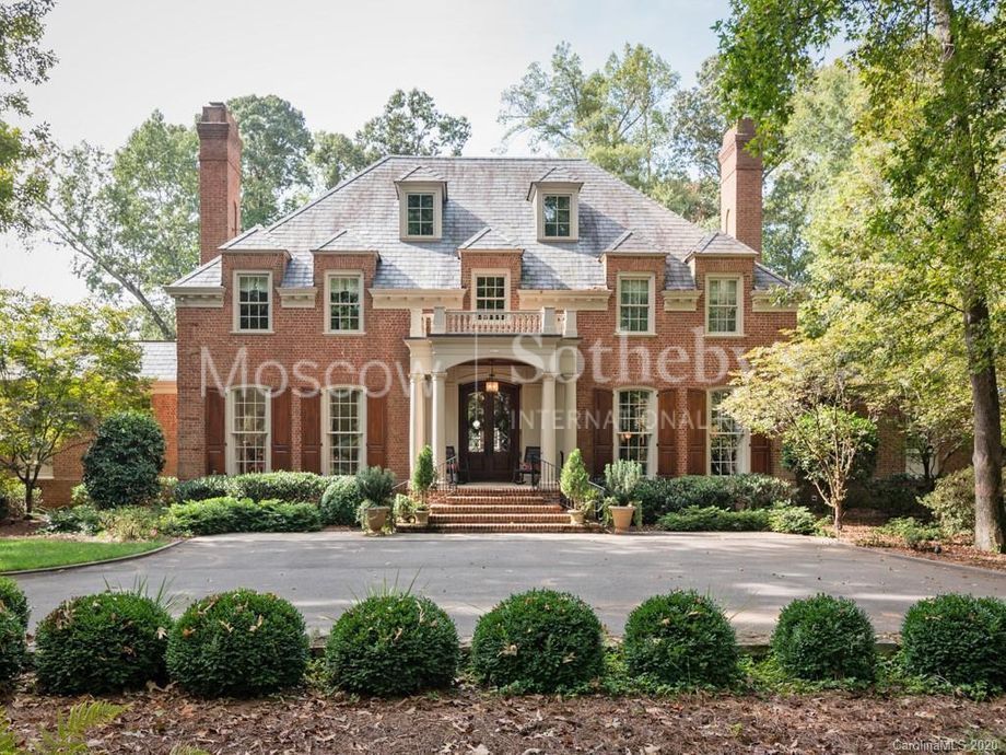 Mansion in Charlotte, USA, 800 sq.m - picture 1
