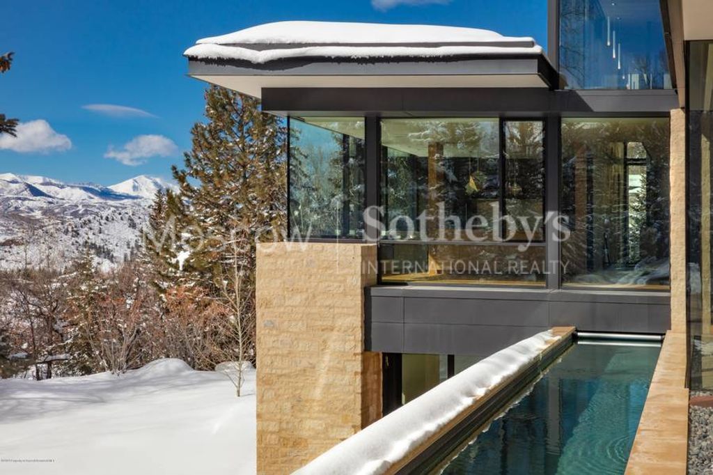 Villa à Aspen, États-Unis, 904 m2 - image 1