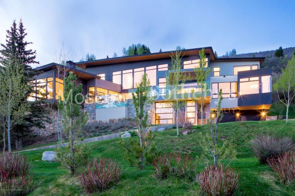 Villa à Aspen, États-Unis, 980 m2 - image 1