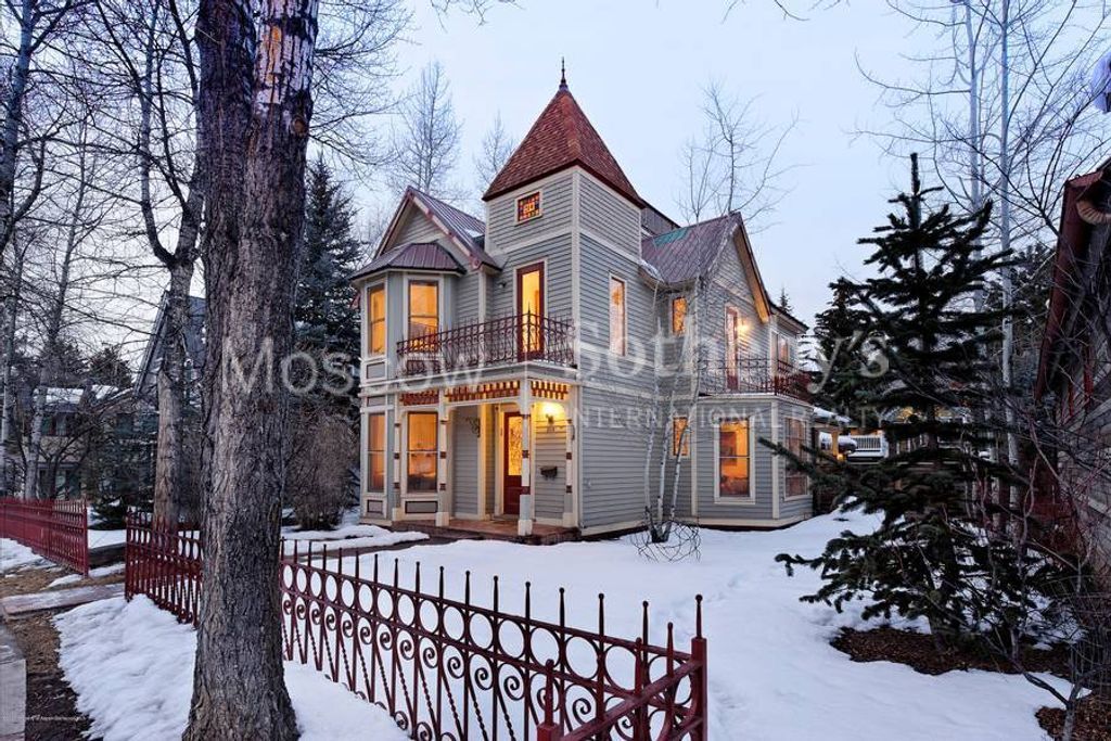 Cottage in Aspen, USA, 366 sq.m - picture 1