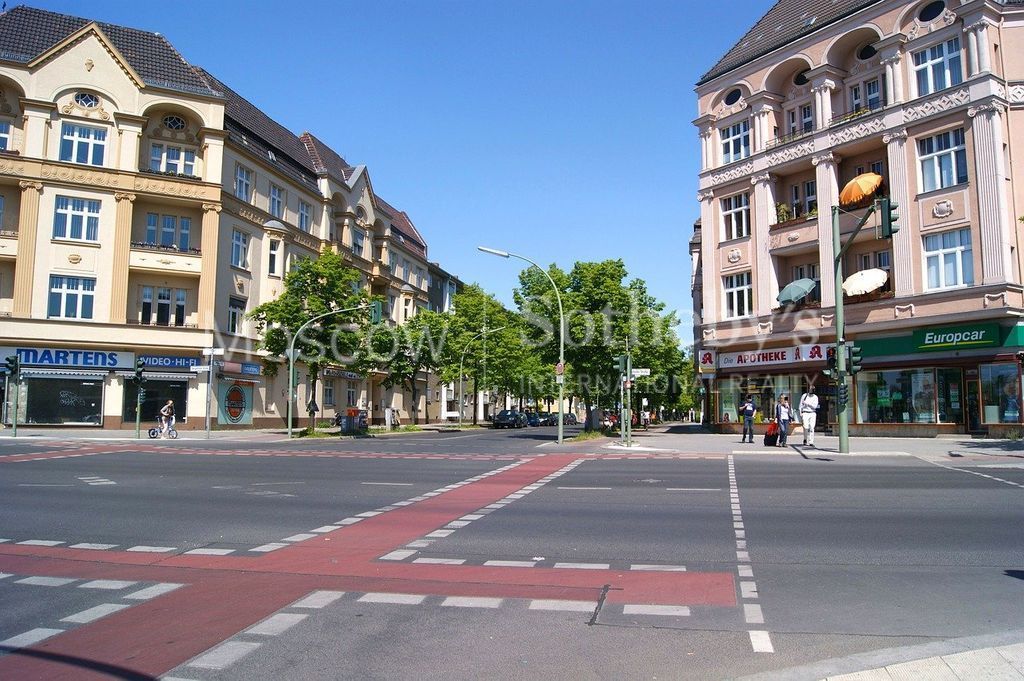 Manoir à Essen, Allemagne, 484 m2 - image 1