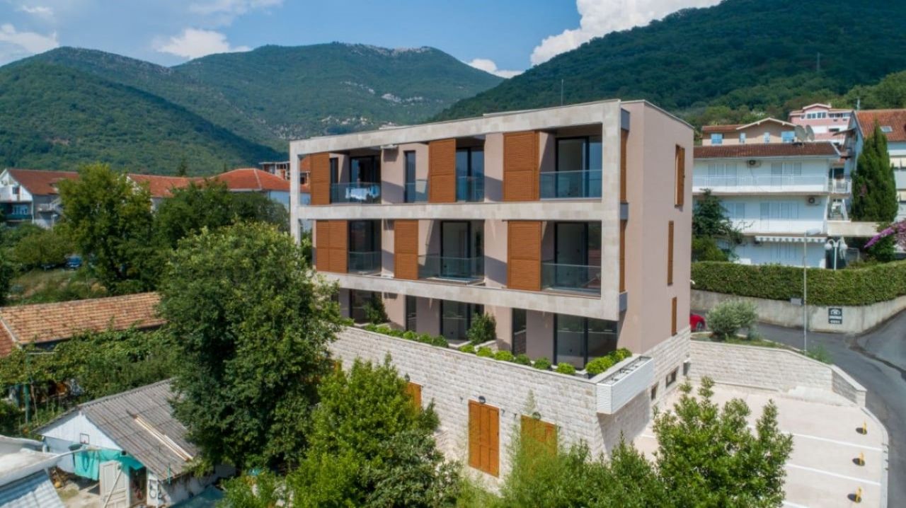 Apartment in Tivat, Montenegro, 34 sq.m - picture 1