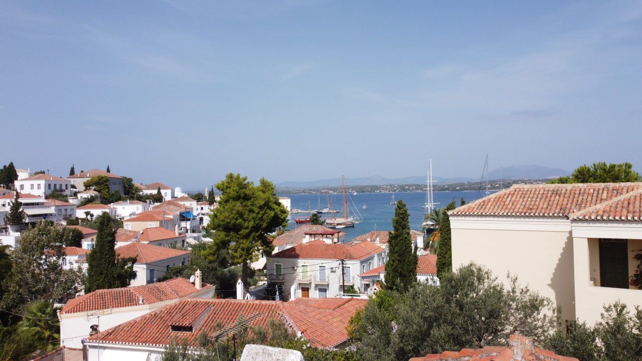 House on Spetses, Greece, 240 sq.m - picture 1