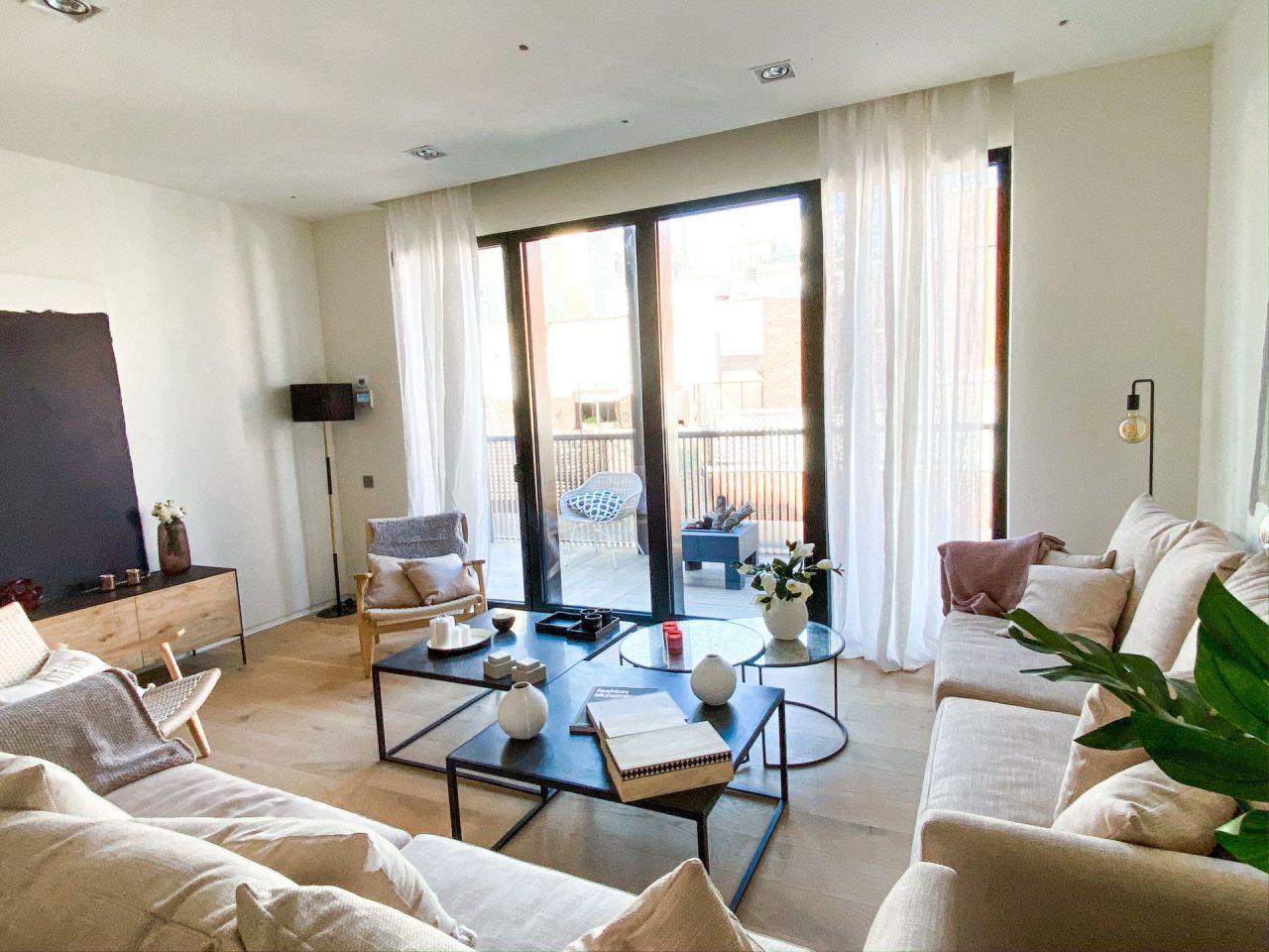 Flat in Madrid, Spain, 260 sq.m - picture 1