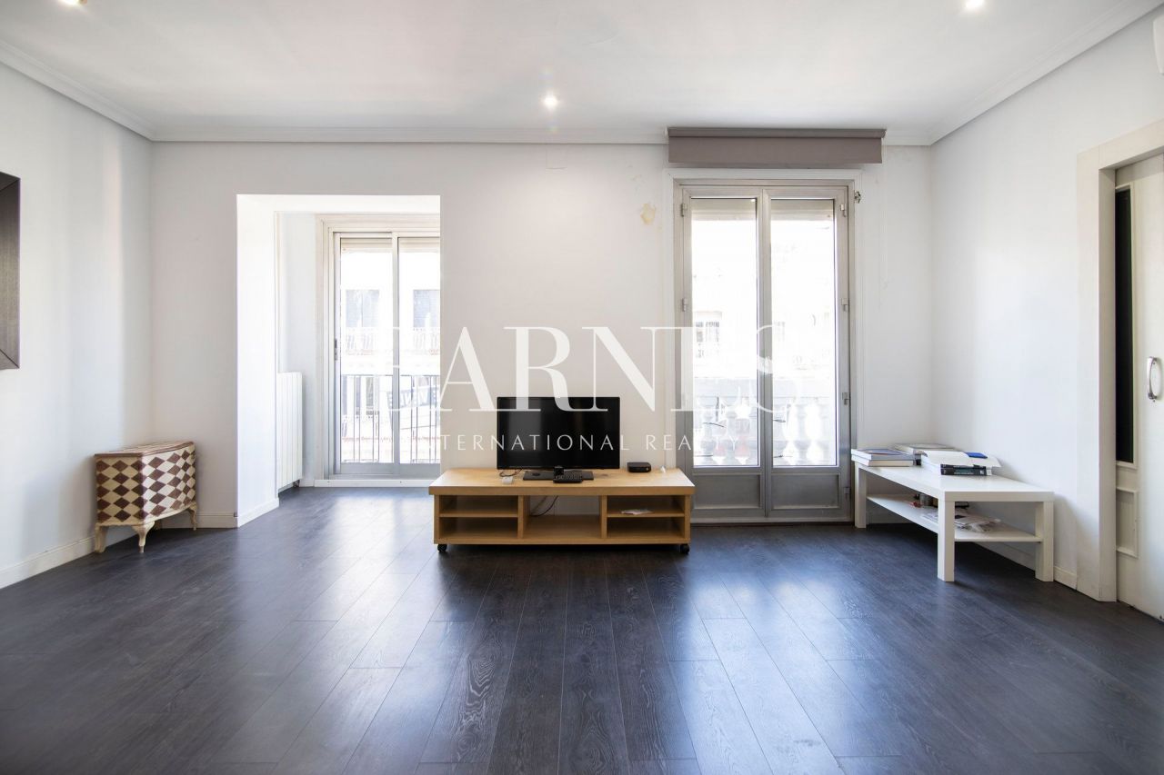 Flat in Madrid, Spain, 164 sq.m - picture 1